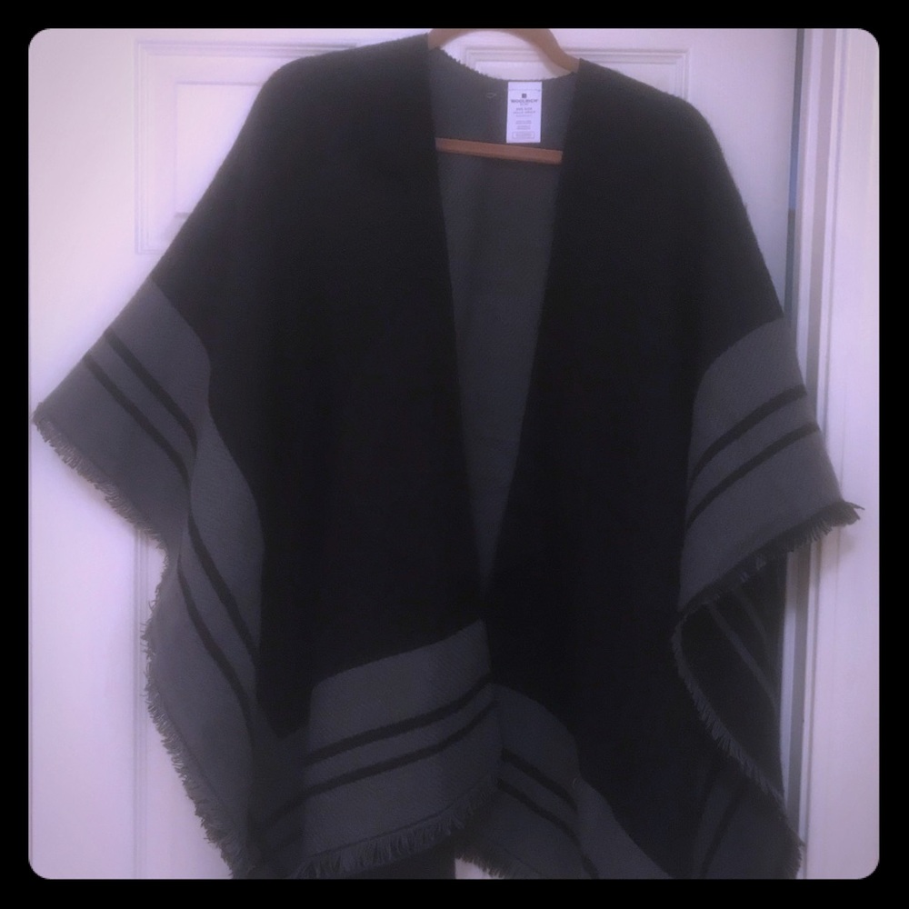 Black and grew poncho sweater wrap